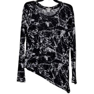 Bar lll black and white top with asymmetrical hem. Size S